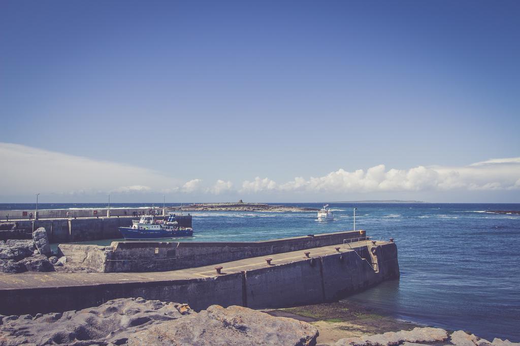 Salt Cliff Cottage Doolin Exterior foto